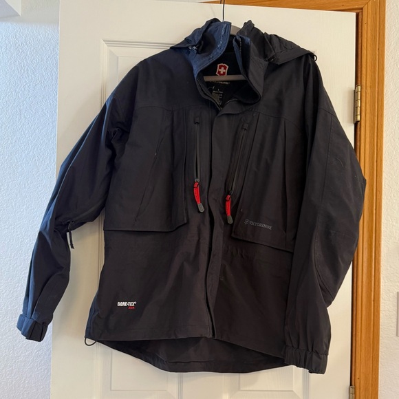 Men's Black Weatherproof Jacket Victorinox Gortex - Picture 3 of 3